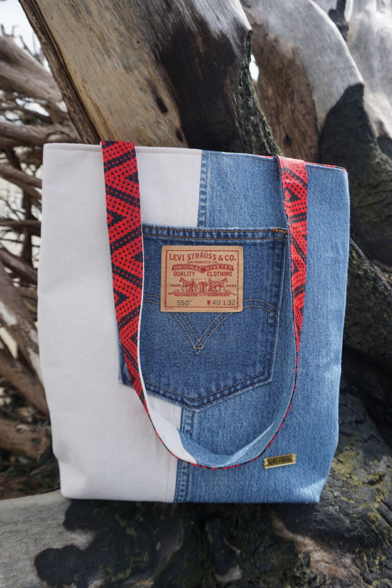 Merondom Tote – Carry a Piece of Sabah with You